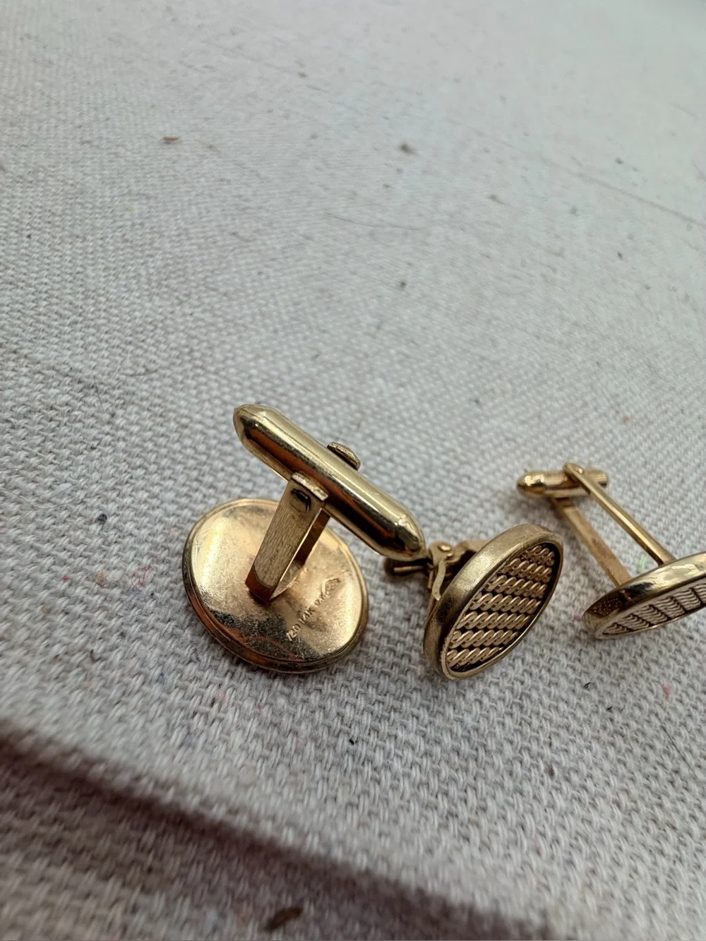 Vintage Gold Woven-Pattern Round Cufflinks
